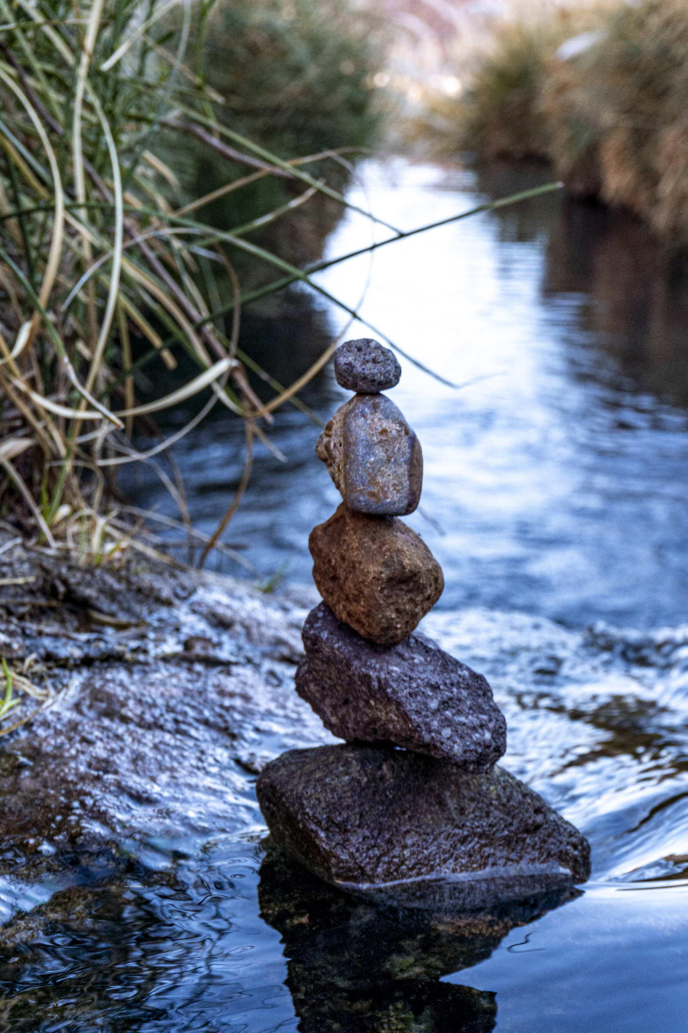 BONECO DE PEDRA